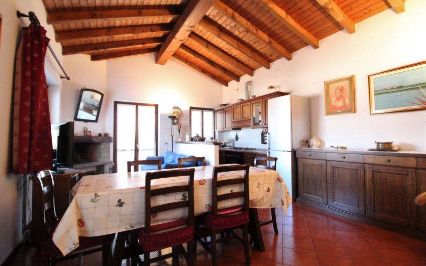 VILLA BIFAMIGLIARE COLICO/VILLATICO