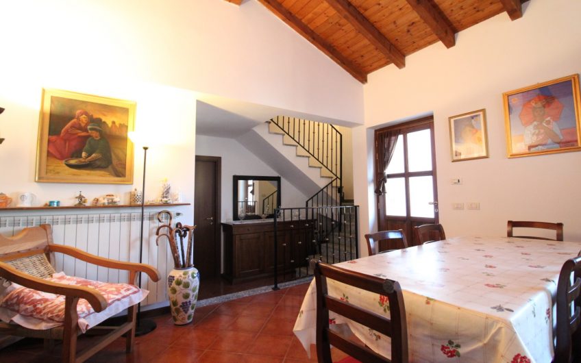 VILLA BIFAMIGLIARE COLICO/VILLATICO