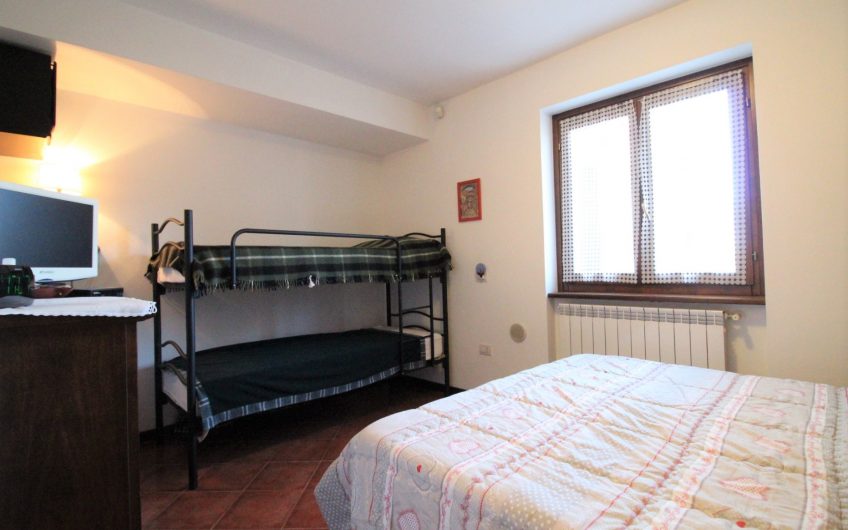 VILLA BIFAMIGLIARE COLICO/VILLATICO