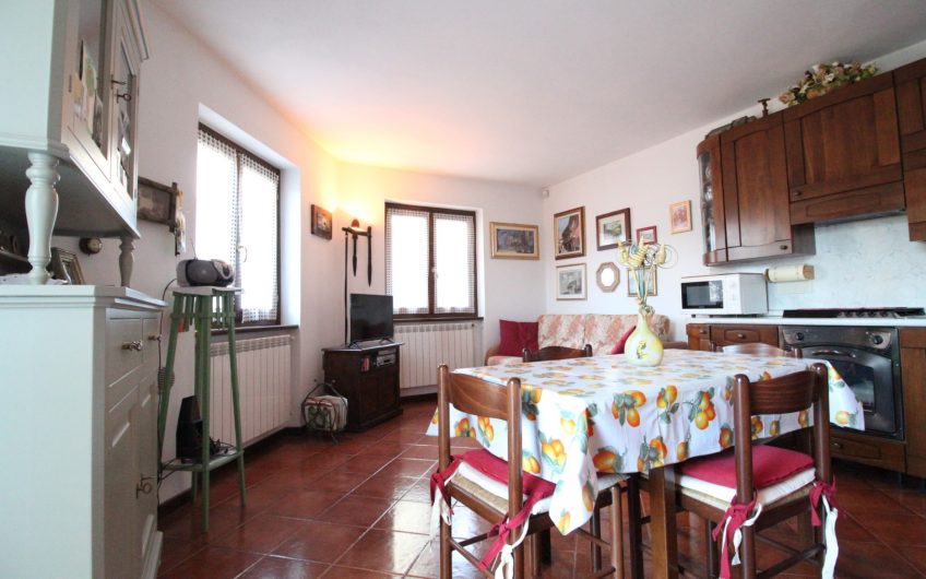 VILLA BIFAMIGLIARE COLICO/VILLATICO