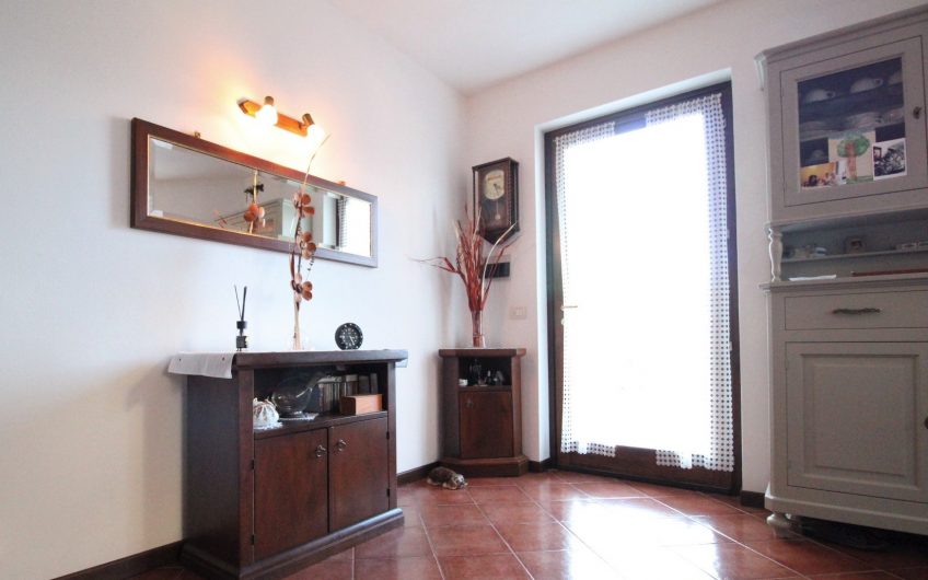 VILLA BIFAMIGLIARE COLICO/VILLATICO